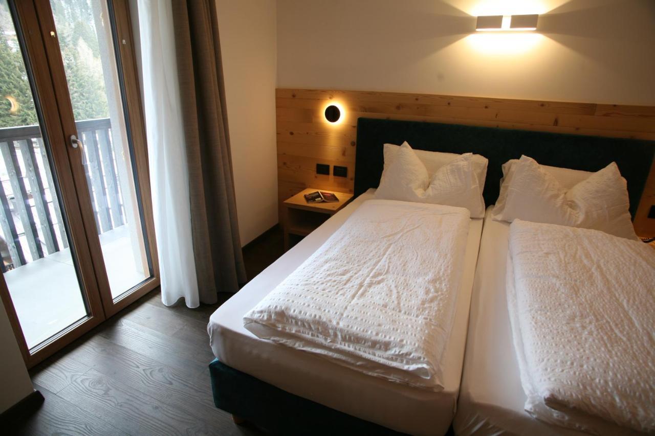 Alpen Hotel Vidi Madonna di Campiglio Exterior photo
