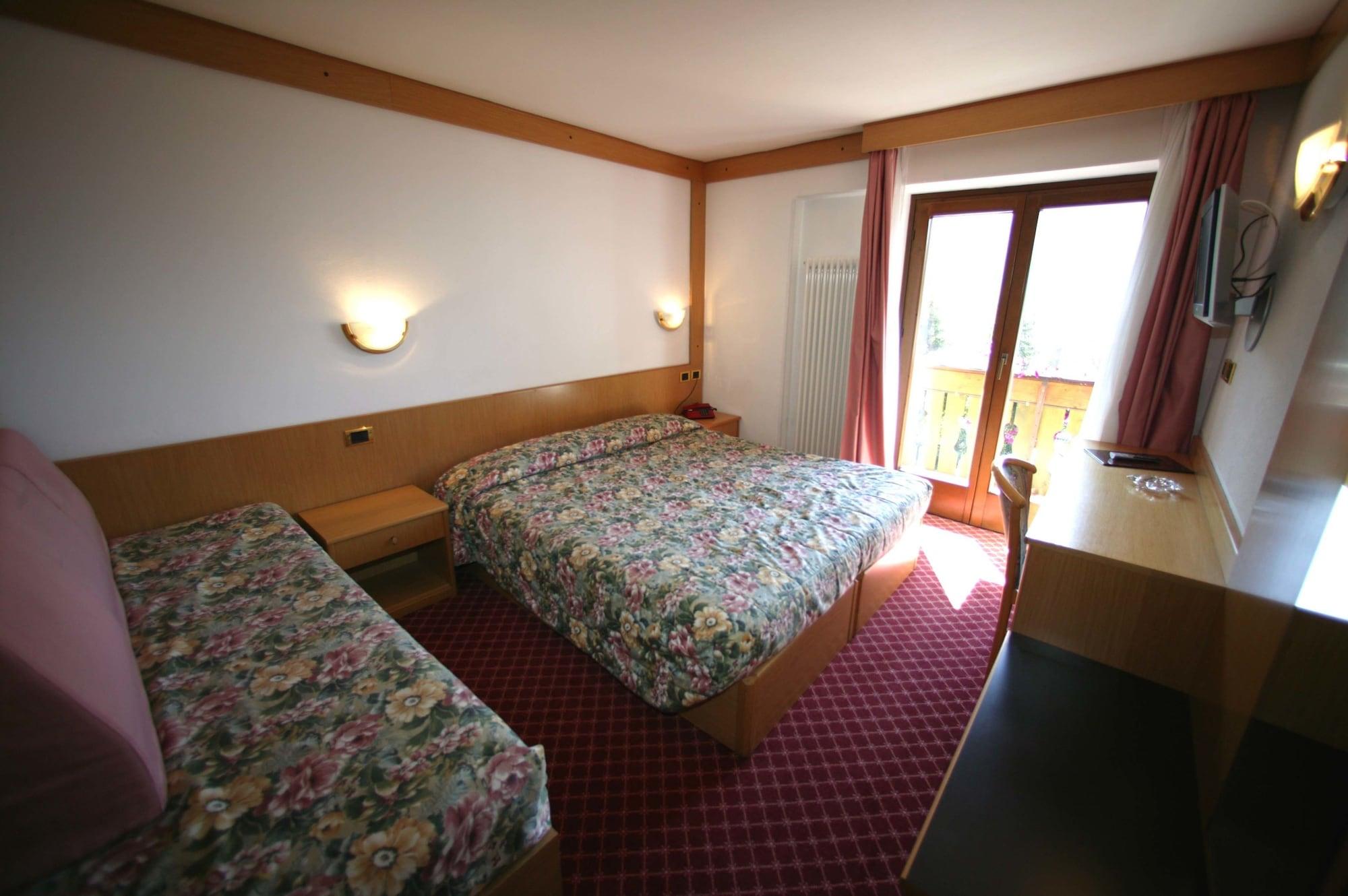 Alpen Hotel Vidi Madonna di Campiglio Exterior photo