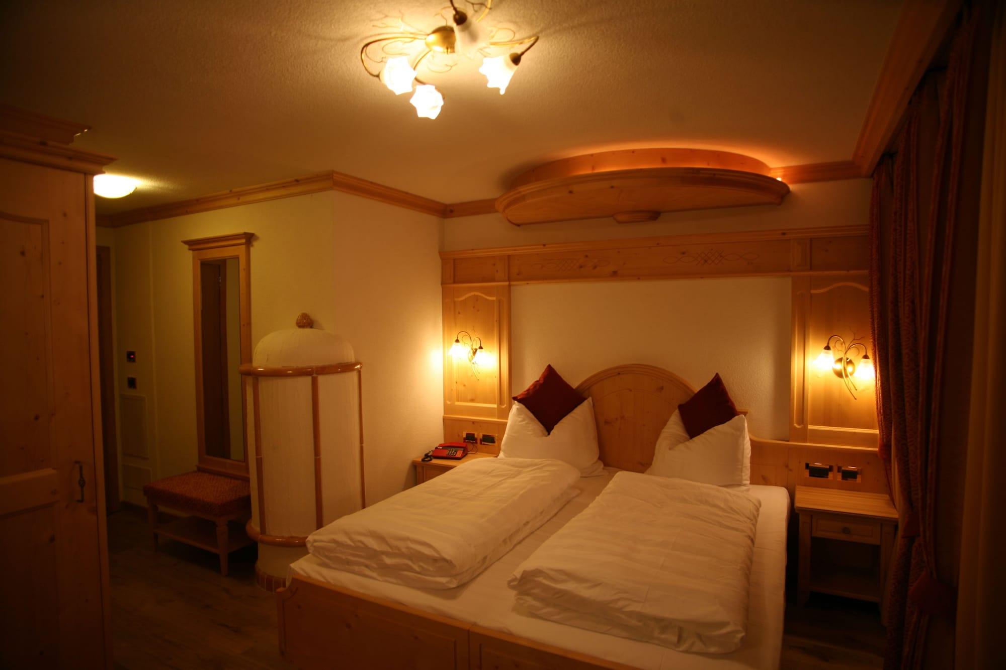 Alpen Hotel Vidi Madonna di Campiglio Exterior photo
