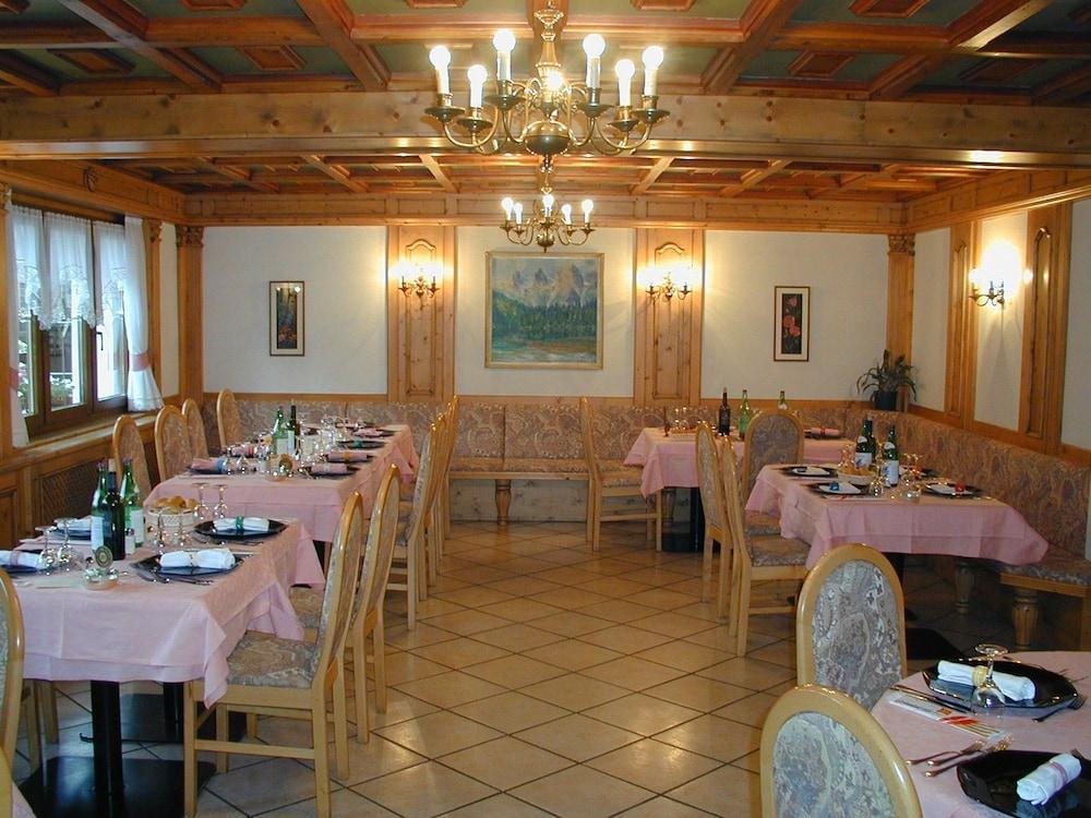 Alpen Hotel Vidi Madonna di Campiglio Exterior photo