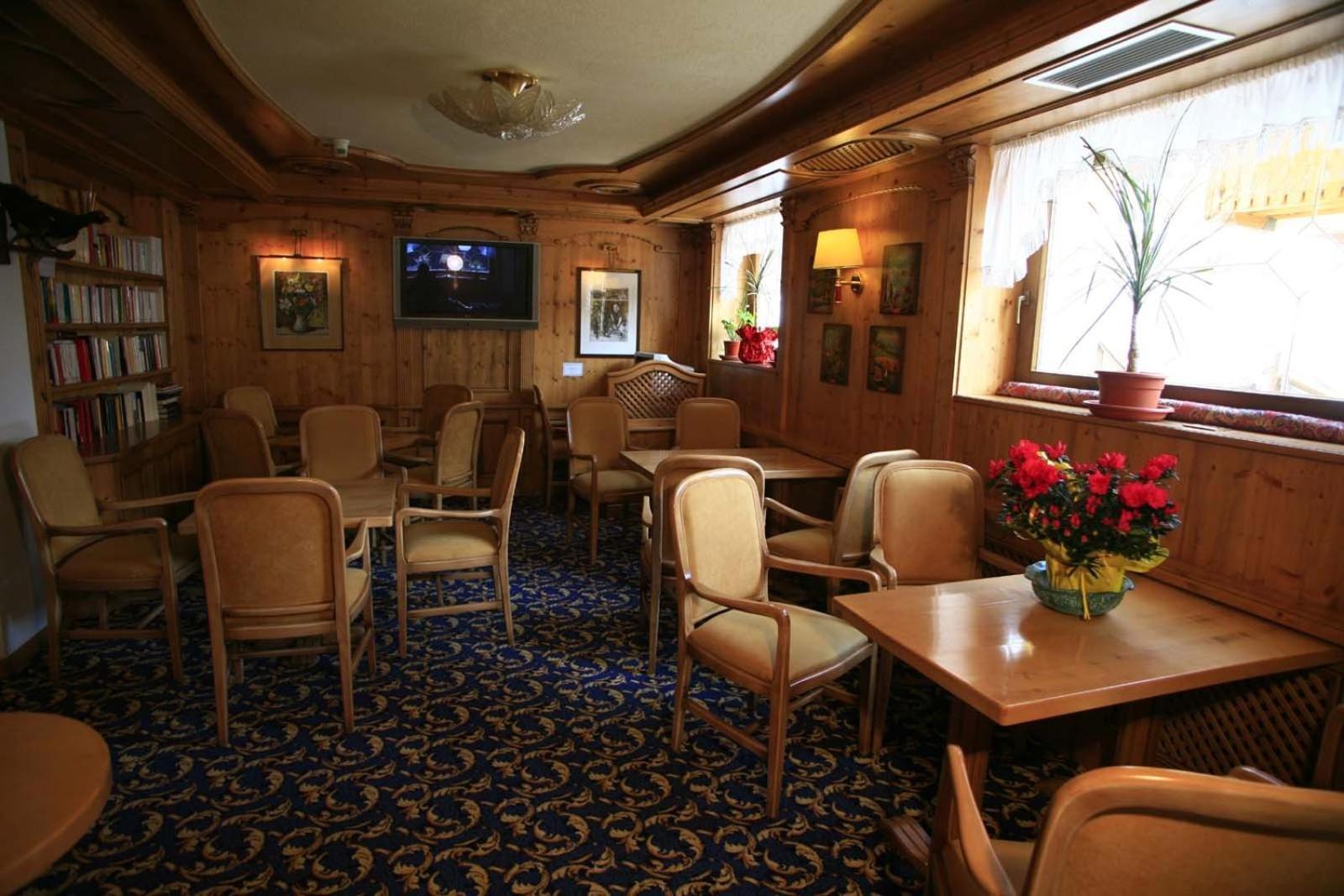 Alpen Hotel Vidi Madonna di Campiglio Exterior photo