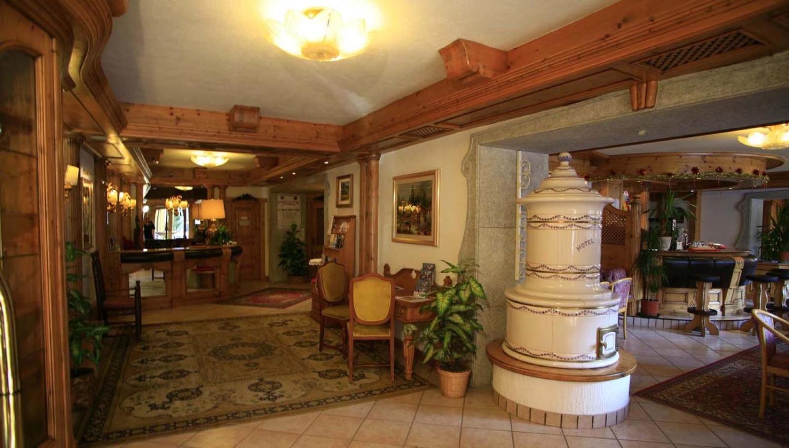 Alpen Hotel Vidi Madonna di Campiglio Exterior photo
